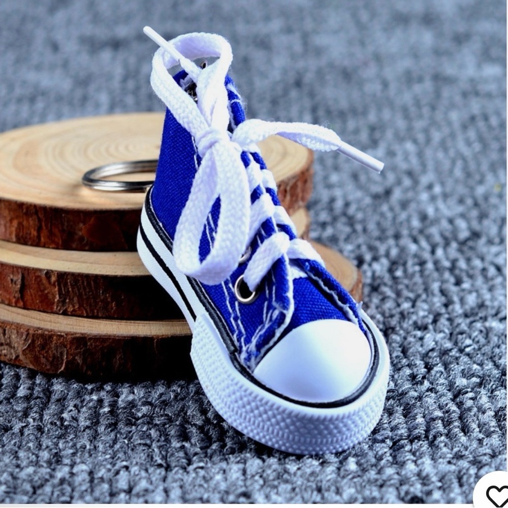 Sneaker Mini Key and Bag Chain - Picture 4 of 7